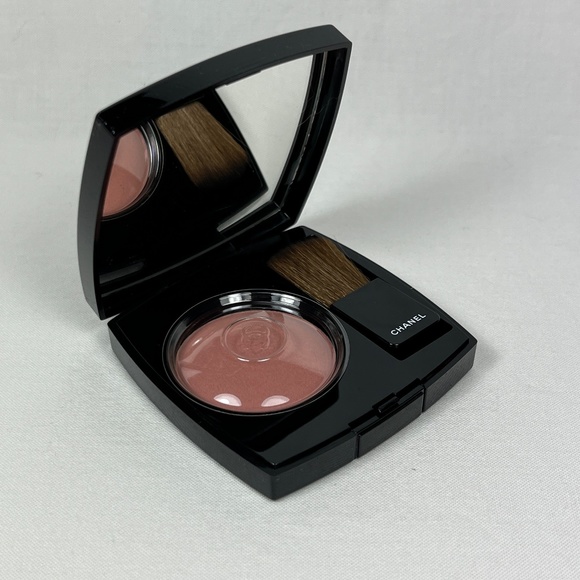 CHANEL Powder Blush in 02 Rose Bronze - Picture 13 of 16
